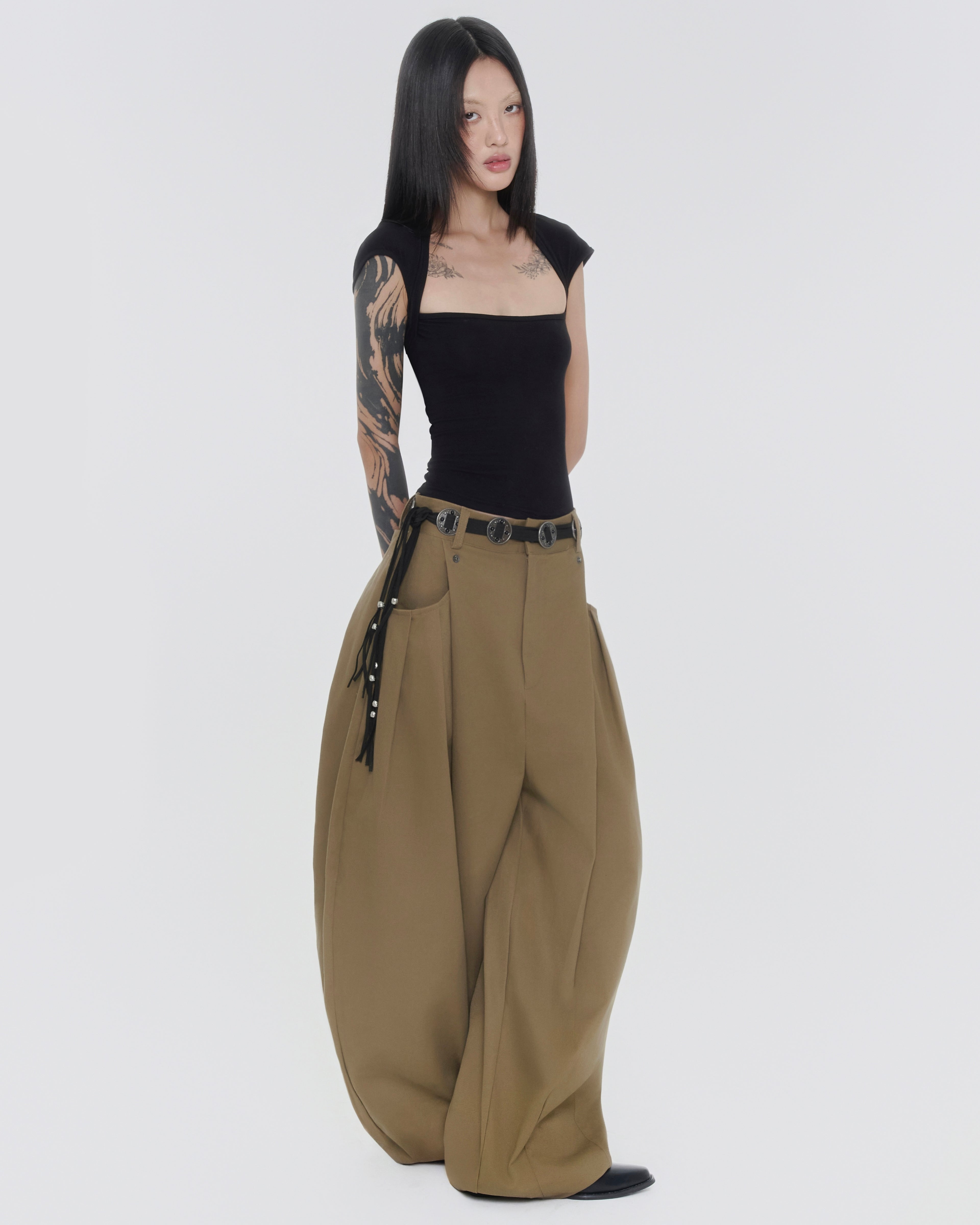 MULTI RIVET WIDE PANTS