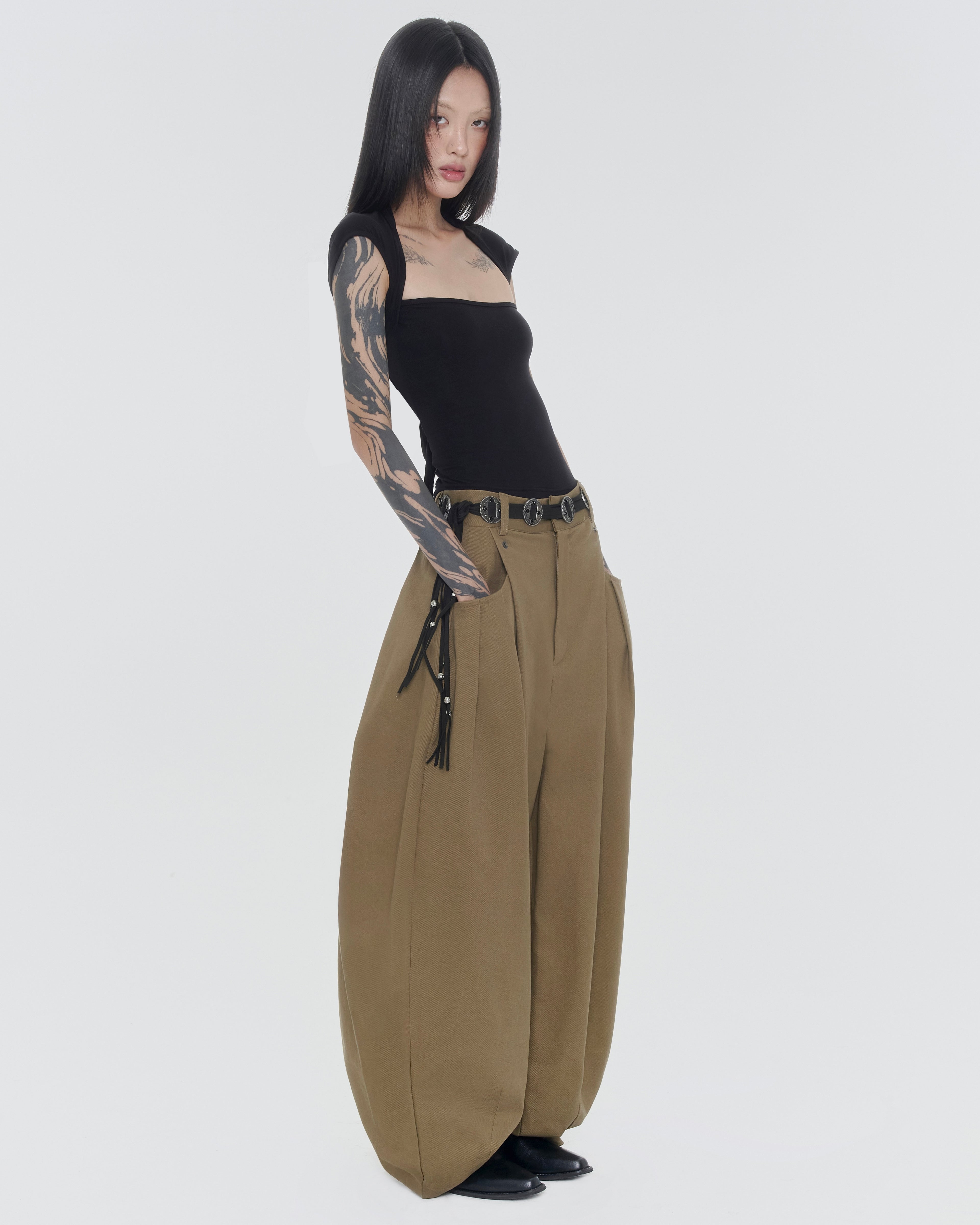 MULTI RIVET WIDE PANTS