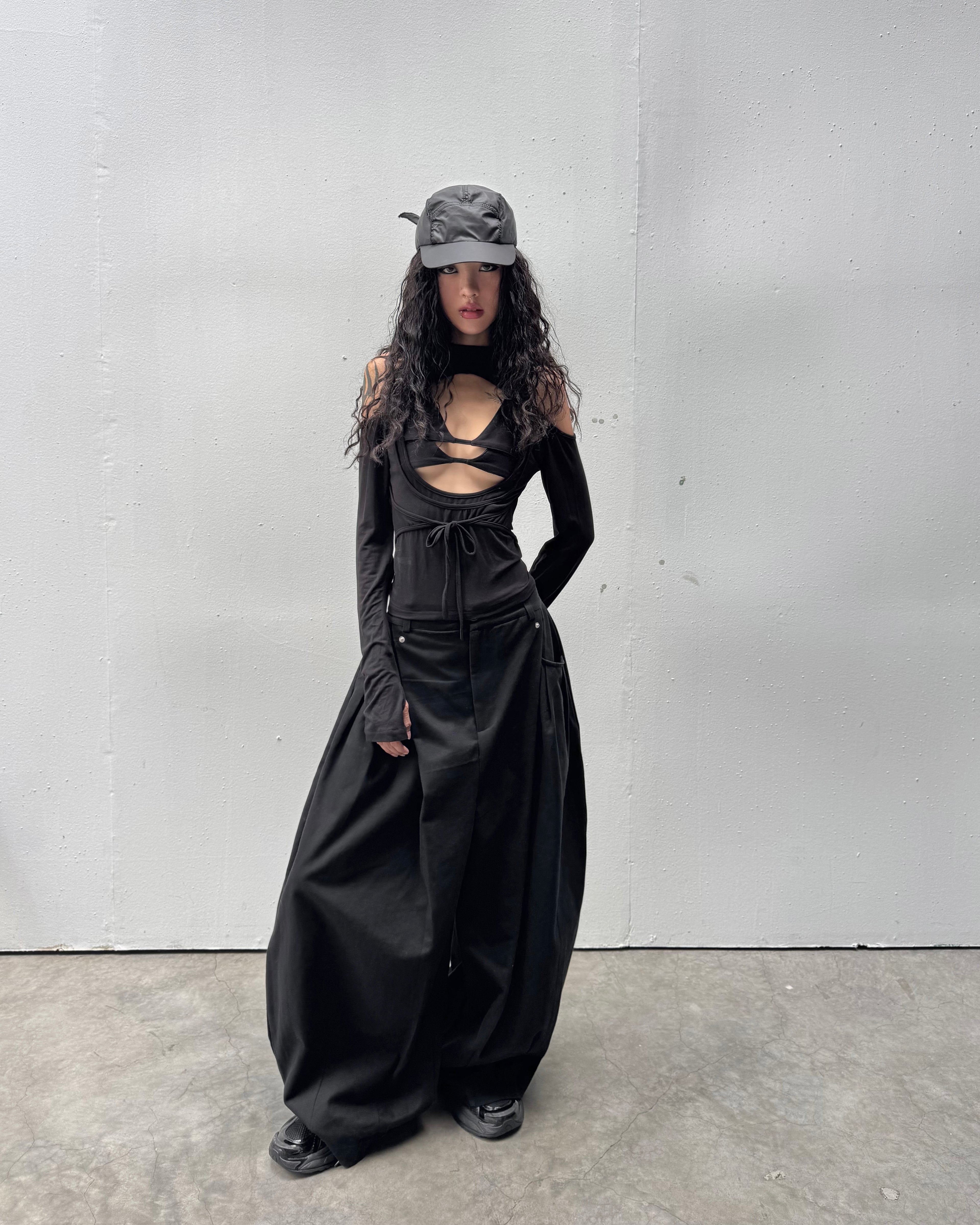 MULTI RIVET WIDE PANTS