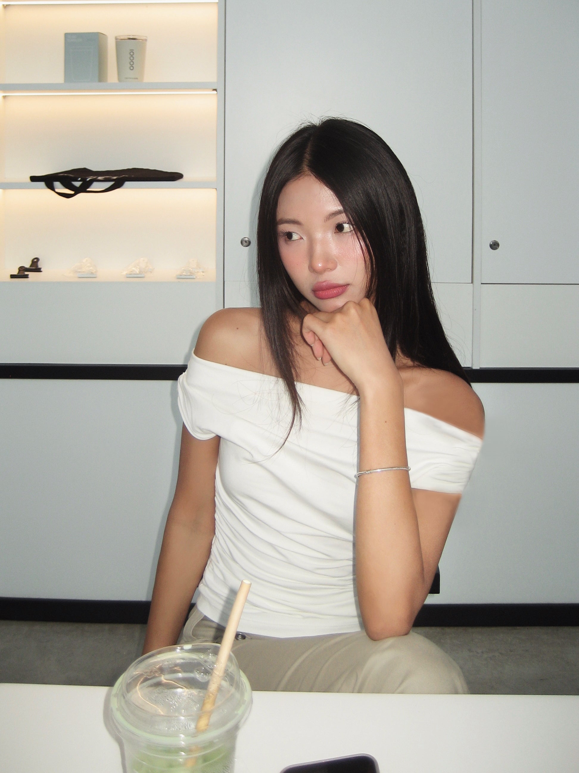 JENNIFER OFF SHOULDER TOP
